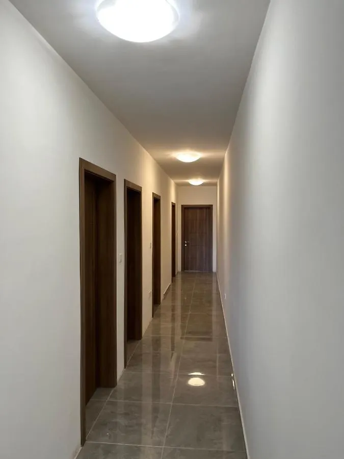 3 Bedroom Apartment - Walking Distance From Airport Gudja
